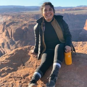 Meet your Posher, Paola